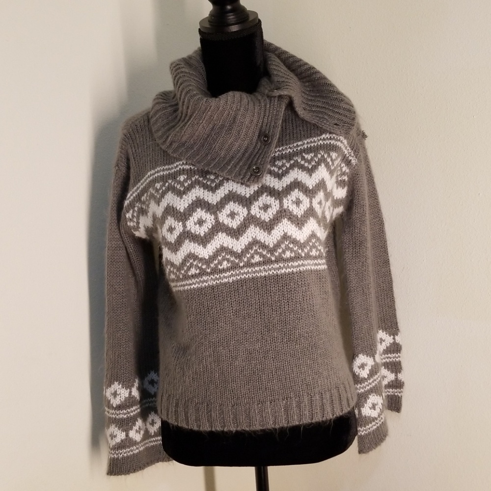 Pink Republic Size M Sweater